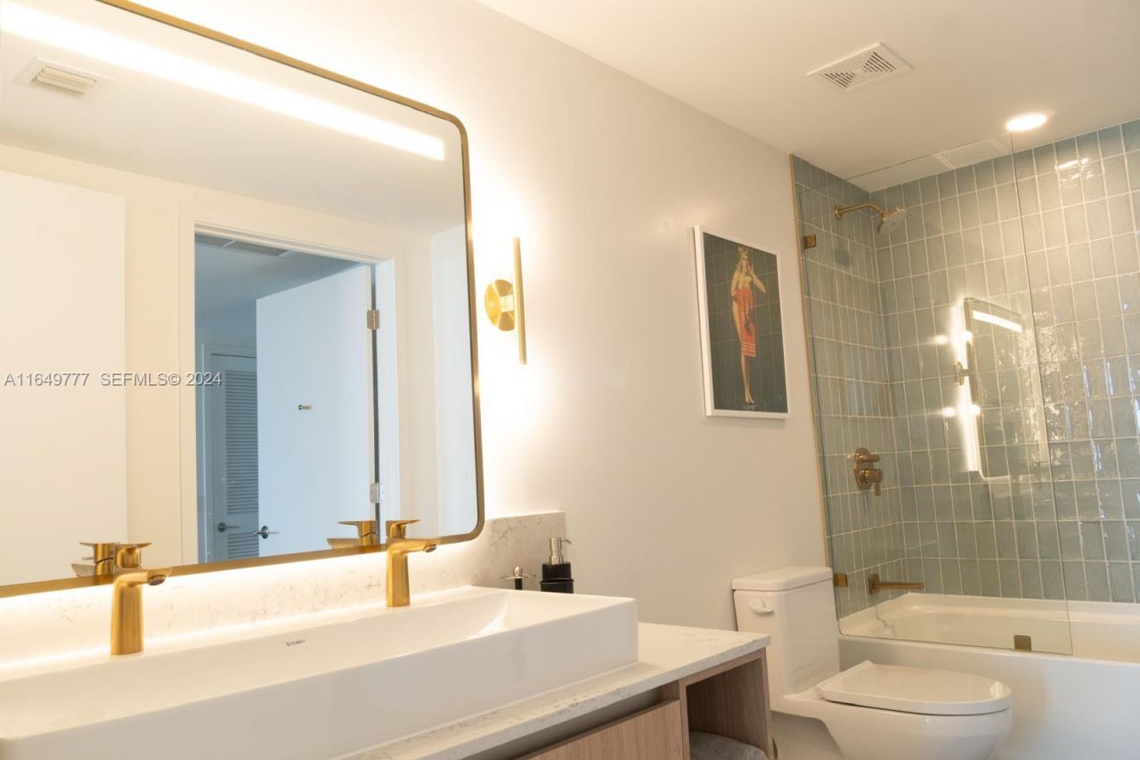 601 NE 1 Ave, Unit 4704, Miami, FL 33132 Photo