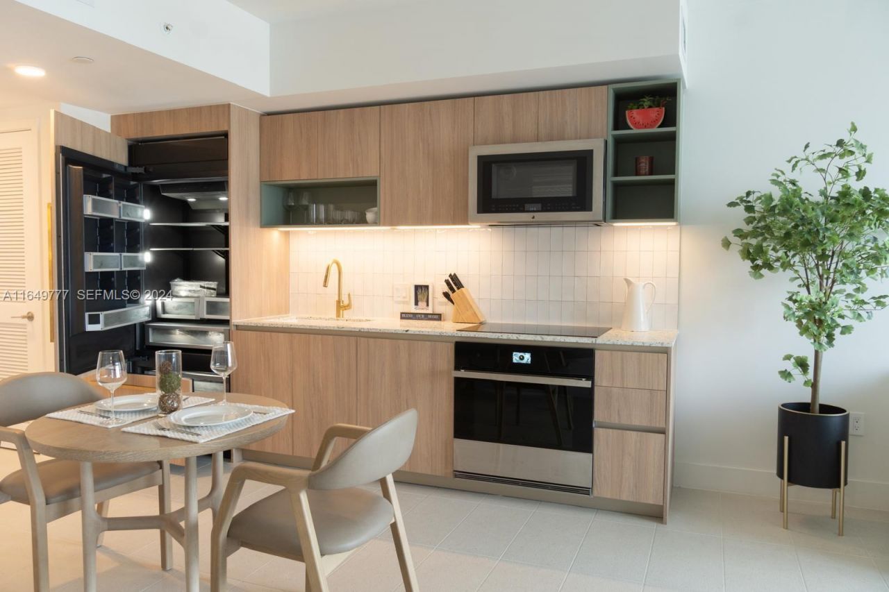 601 NE 1 Ave, Unit 4704, Miami, FL 33132 Photo