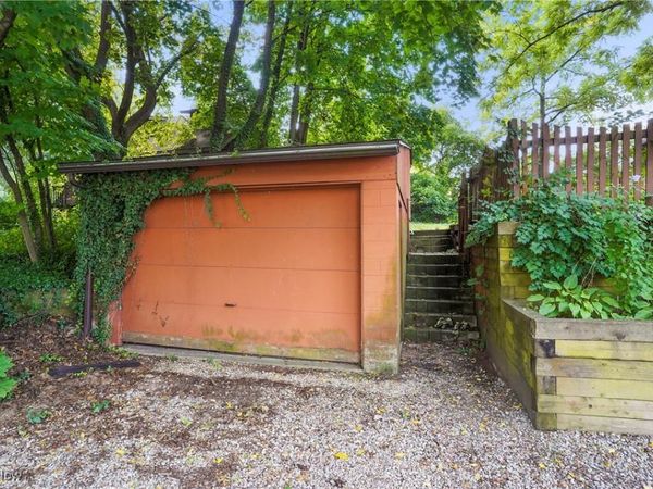 796 Portage Lakes Drive, Akron, OH 44319