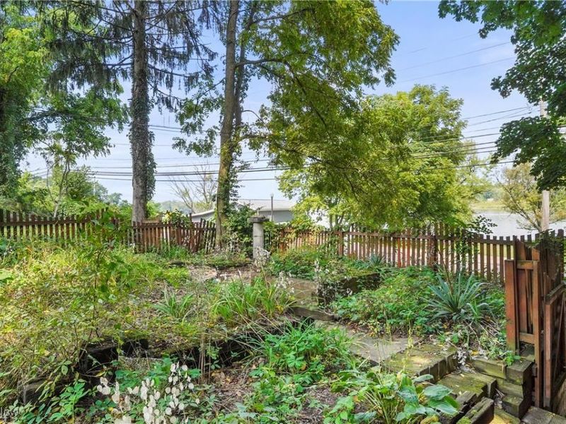 796 Portage Lakes Drive, Akron, OH 44319 Photo 7