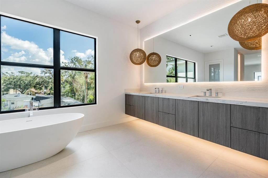 214 S Renellie Drive, Tampa, FL 33609 Photo