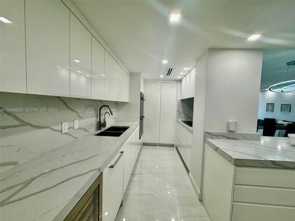 9801 Collins Ave, Unit 5U, Bal Harbour, FL 33154