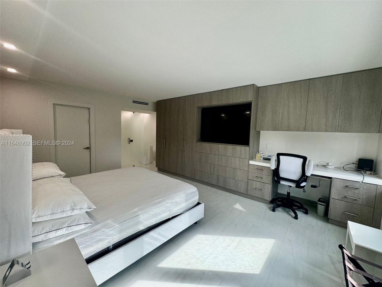9801 Collins Ave, Unit 5U, Bal Harbour, FL 33154 Photo