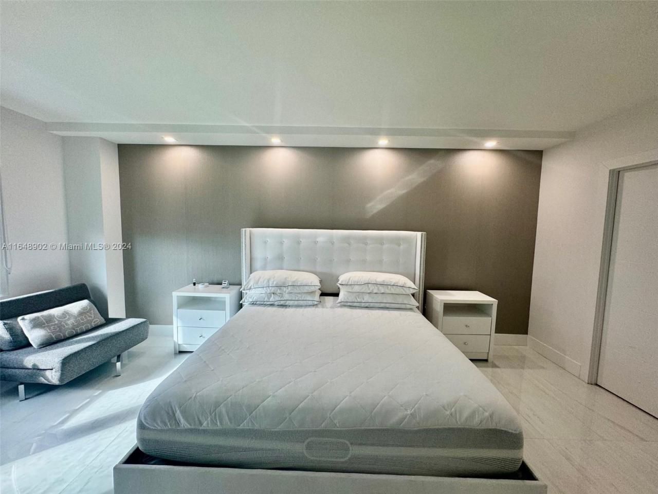 9801 Collins Ave, Unit 5U, Bal Harbour, FL 33154 Photo