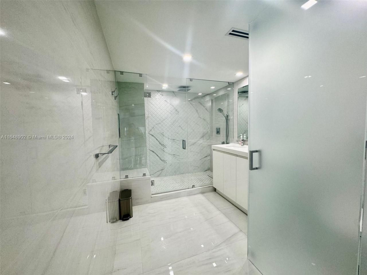 9801 Collins Ave, Unit 5U, Bal Harbour, FL 33154 Photo