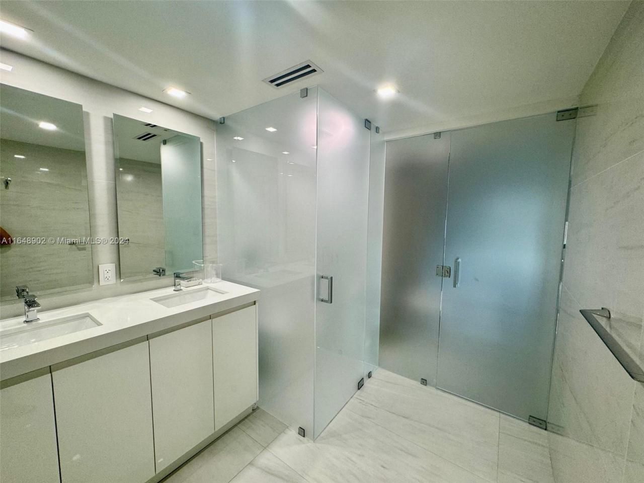 9801 Collins Ave, Unit 5U, Bal Harbour, FL 33154 Photo