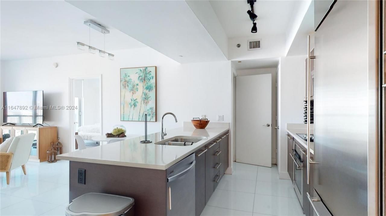 500 Brickell Ave, Unit 3405, Miami, FL 33131 Photo