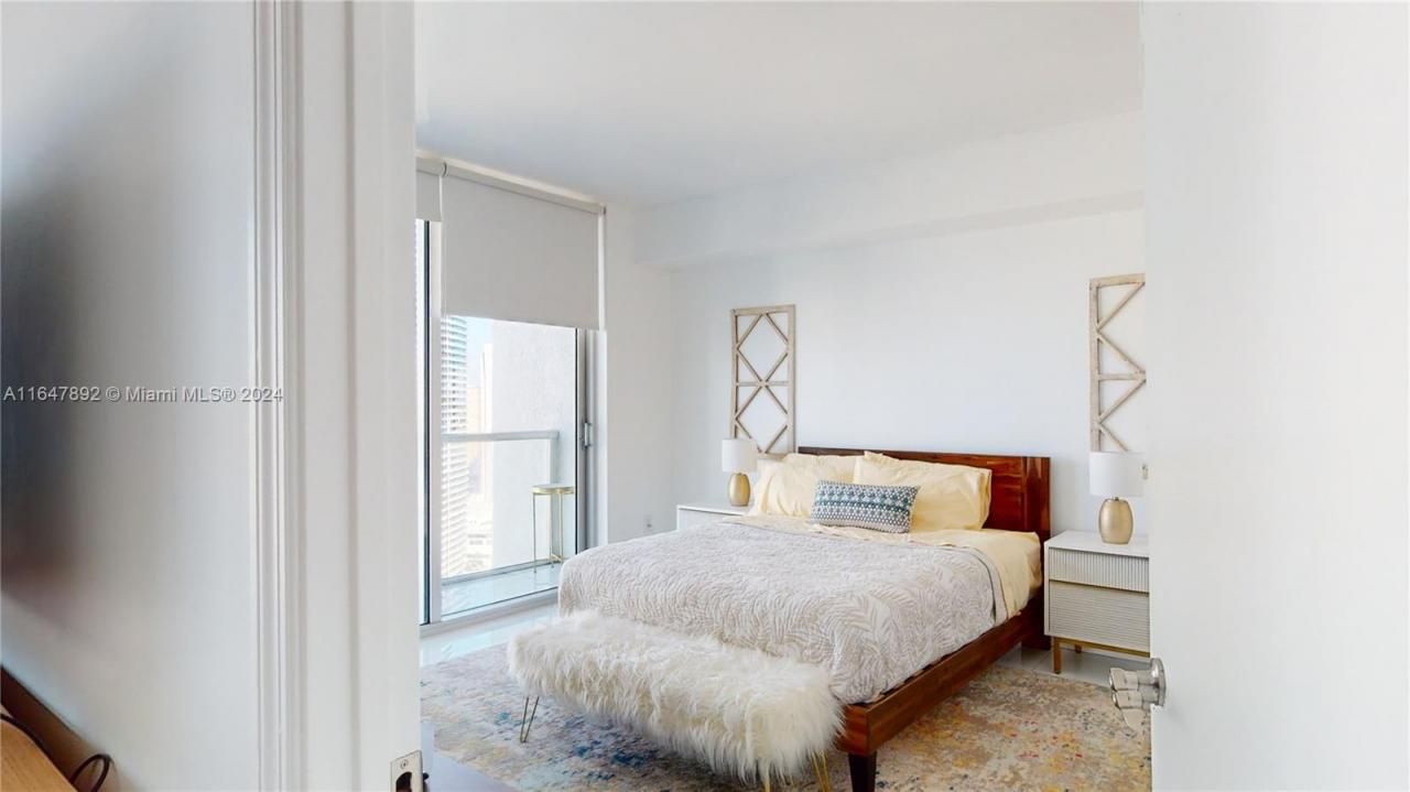 500 Brickell Ave, Unit 3405, Miami, FL 33131 Photo