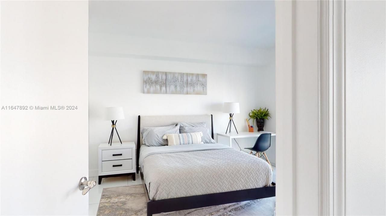 500 Brickell Ave, Unit 3405, Miami, FL 33131 Photo