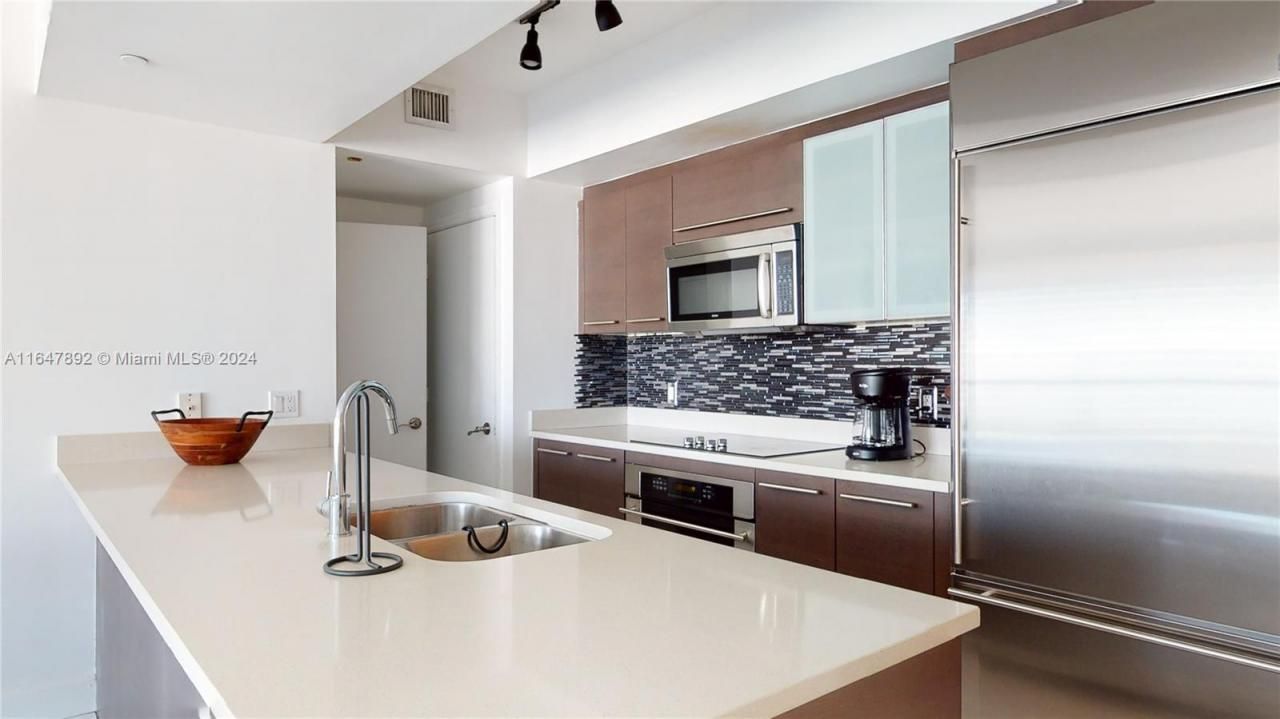 500 Brickell Ave, Unit 3405, Miami, FL 33131 Photo