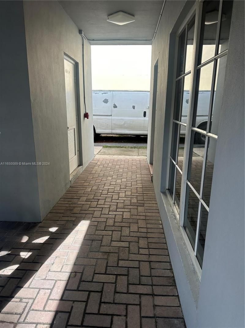 105 NE 12th Ave, Unit 5, Hallandale Beach, FL 33009 Photo