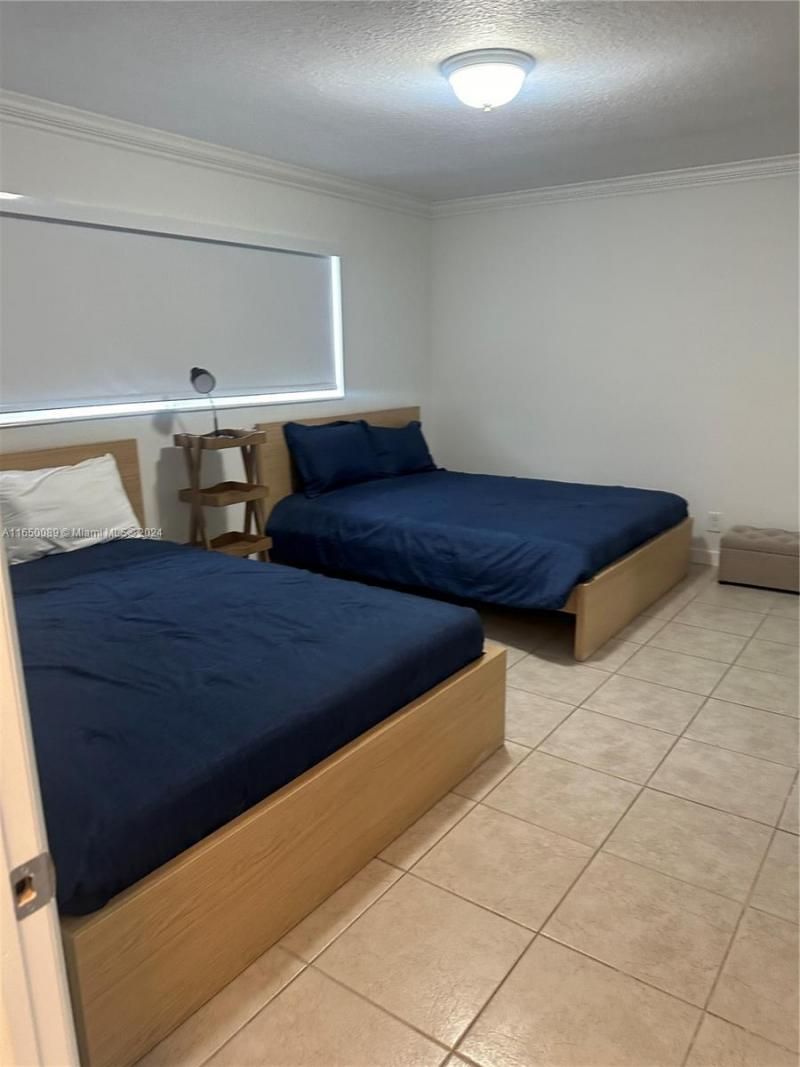 105 NE 12th Ave, Unit 5, Hallandale Beach, FL 33009 Photo