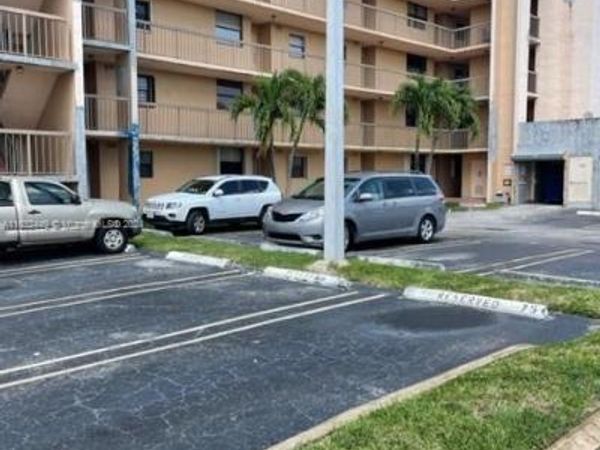 10145 NW 9th St Cir, Unit 7-502, Miami, FL 33172