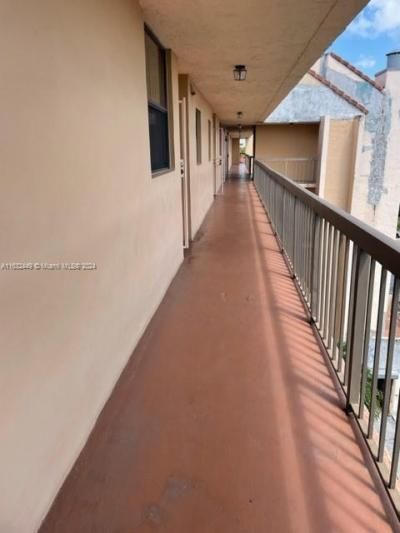 10145 NW 9th St Cir, Unit 7-502, Miami, FL 33172 Photo