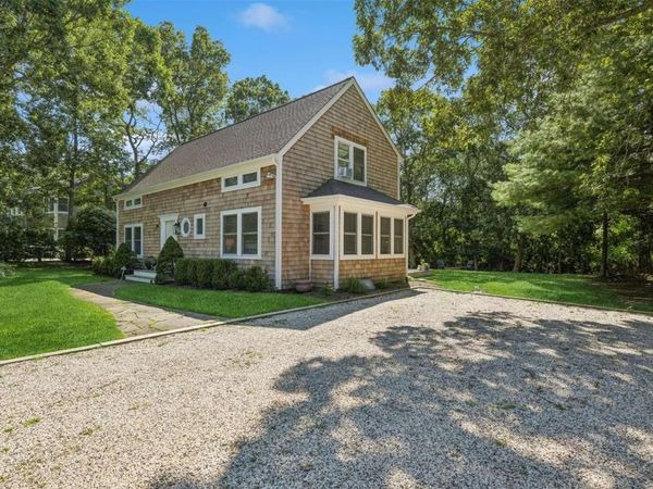 45 Fox Hunt Lane, Amagansett, NY 11930