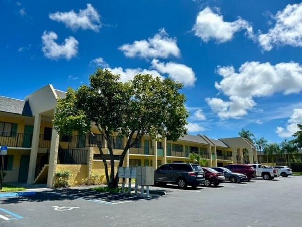 1830 W Meadows Circle, Unit 1830, Boynton Beach, FL 33436