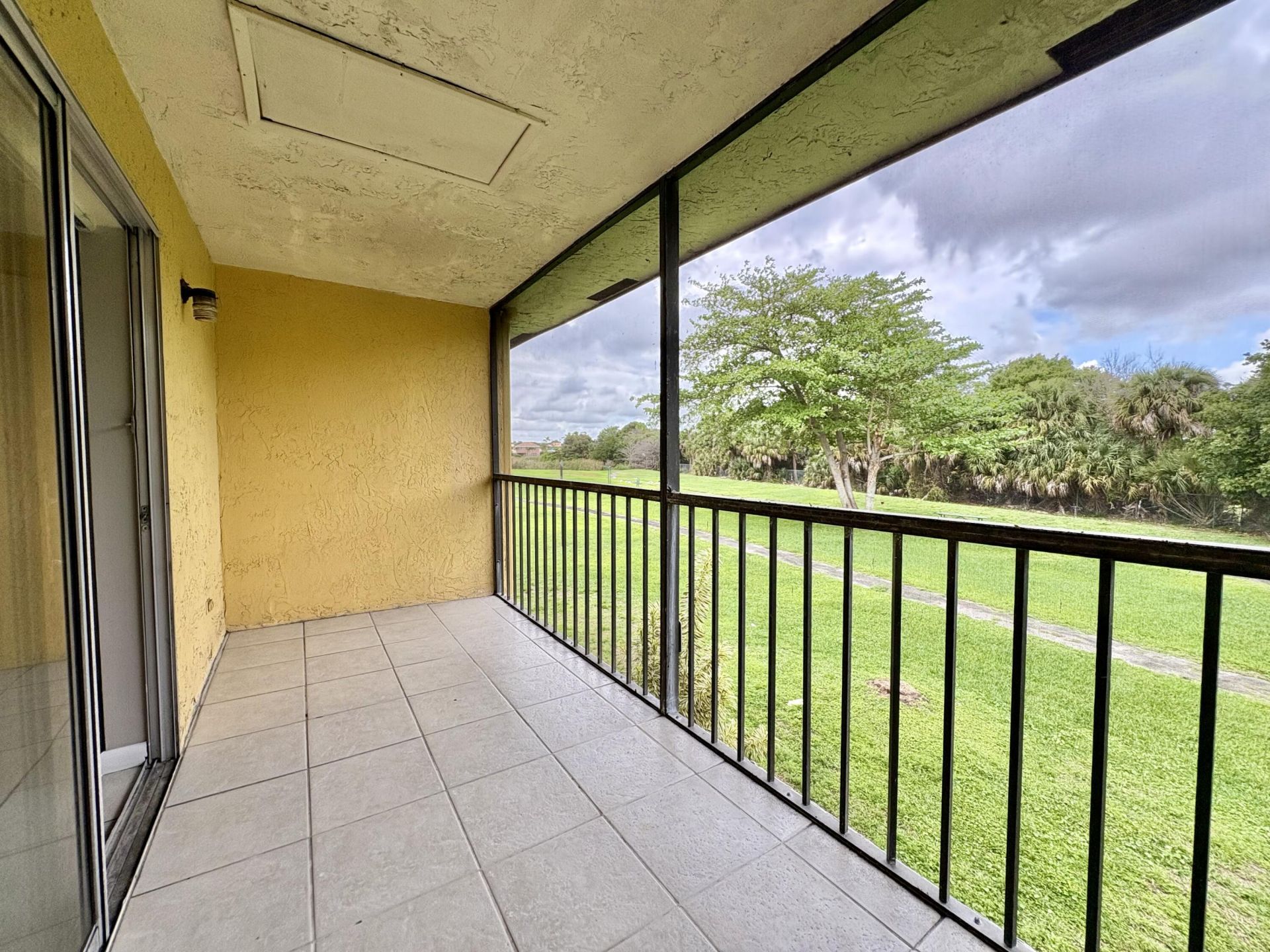 1422 W Meadows Circle, Unit 1422, Boynton Beach, FL 33436 Photo