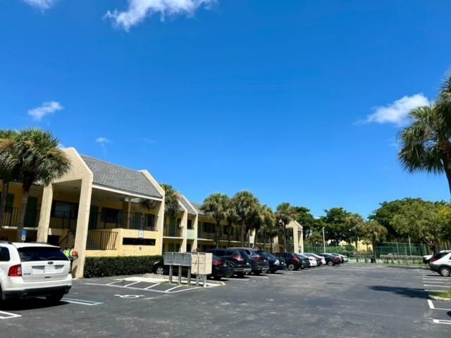 1422 W Meadows Circle, Unit 1422, Boynton Beach, FL 33436 Photo