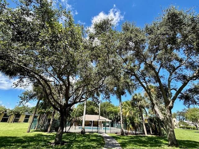 1422 W Meadows Circle, Unit 1422, Boynton Beach, FL 33436 Photo