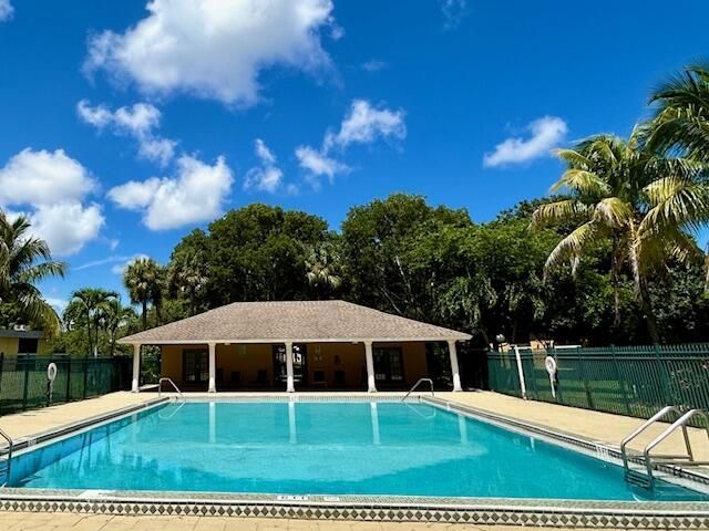 1422 W Meadows Circle, Unit 1422, Boynton Beach, FL 33436 Photo