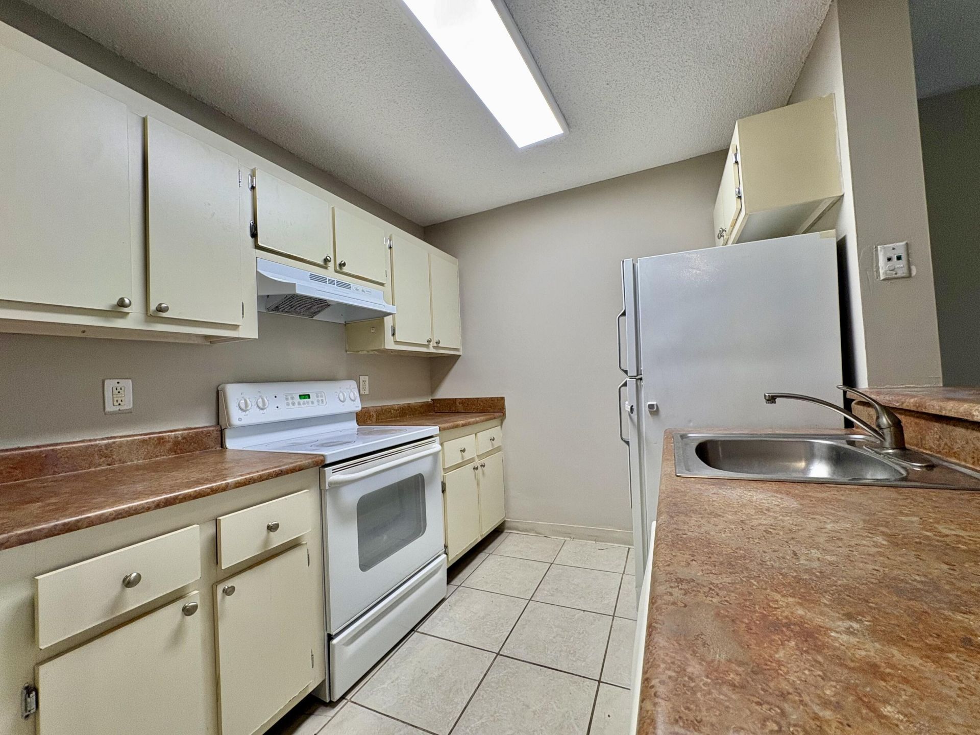 1422 W Meadows Circle, Unit 1422, Boynton Beach, FL 33436 Photo