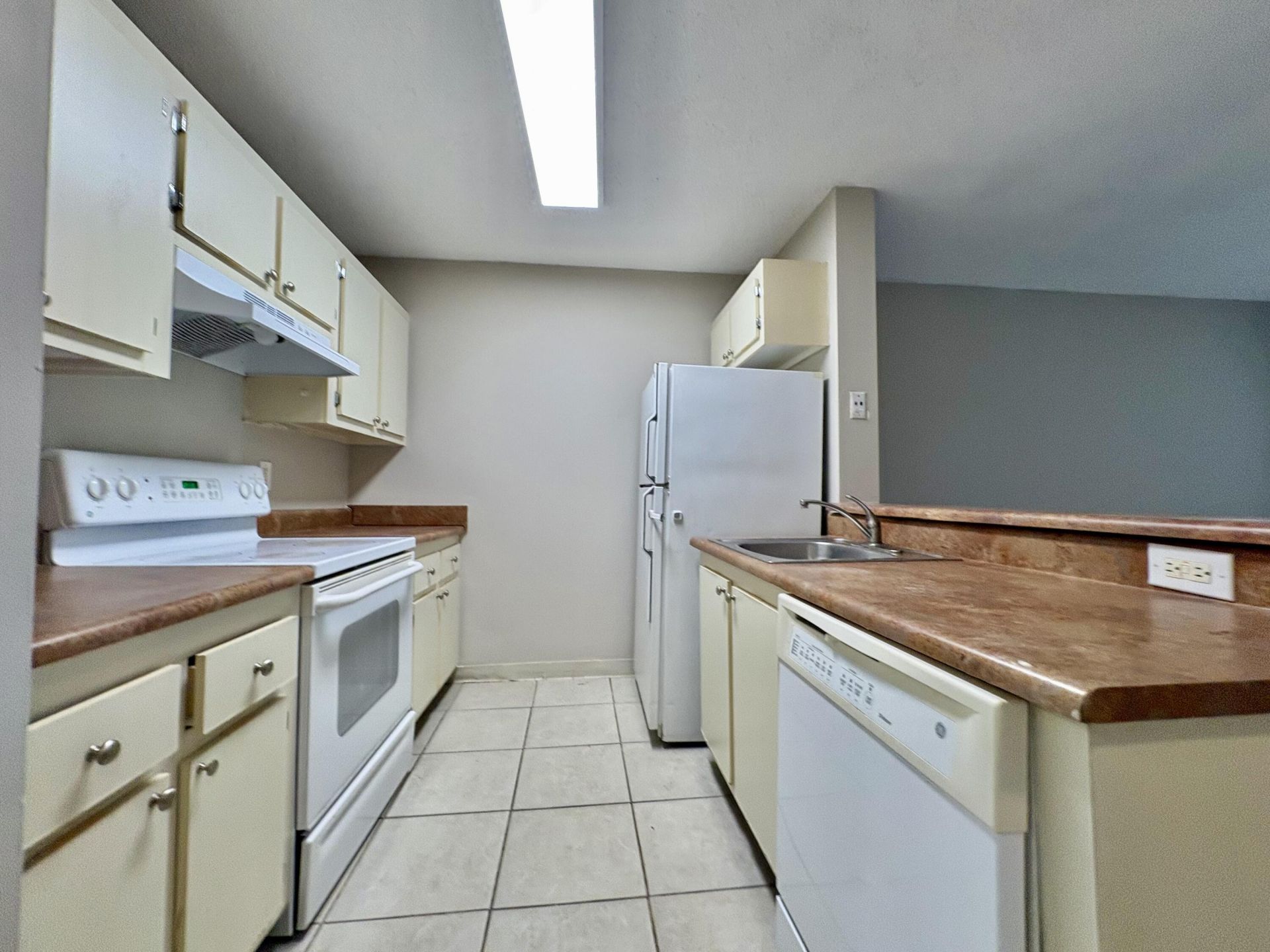 1422 W Meadows Circle, Unit 1422, Boynton Beach, FL 33436 Photo
