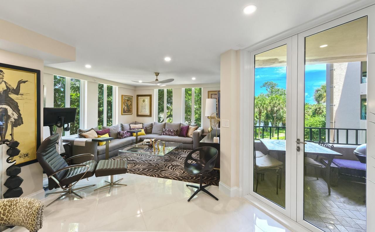 100 SE 5th Avenue, Unit 306, Boca Raton, FL 33432 Photo