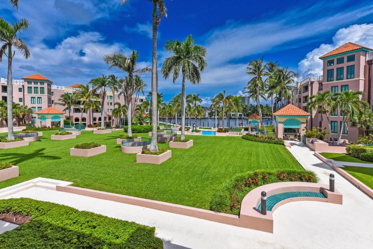 100 SE 5th Avenue, Unit 306, Boca Raton, FL 33432 Photo