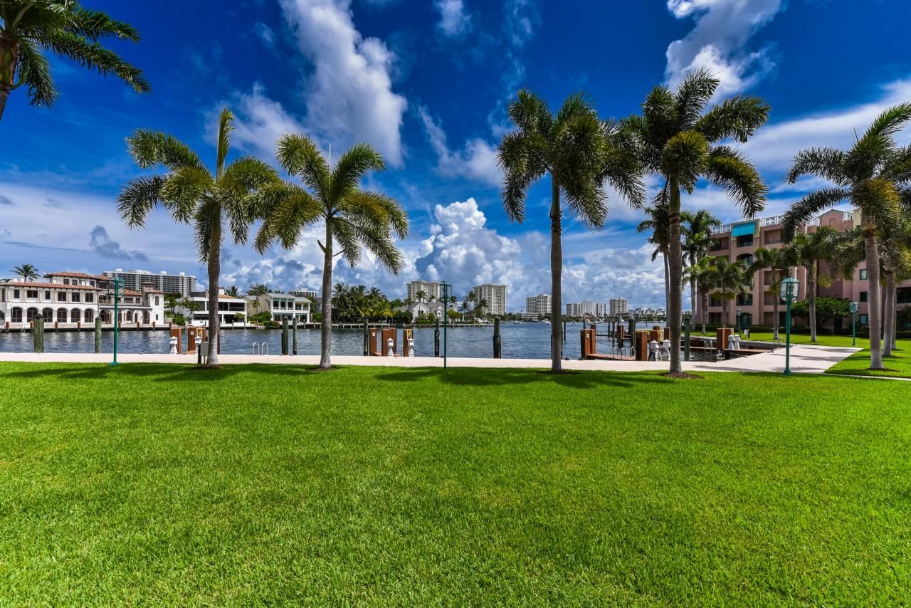 100 SE 5th Avenue, Unit 306, Boca Raton, FL 33432 Photo