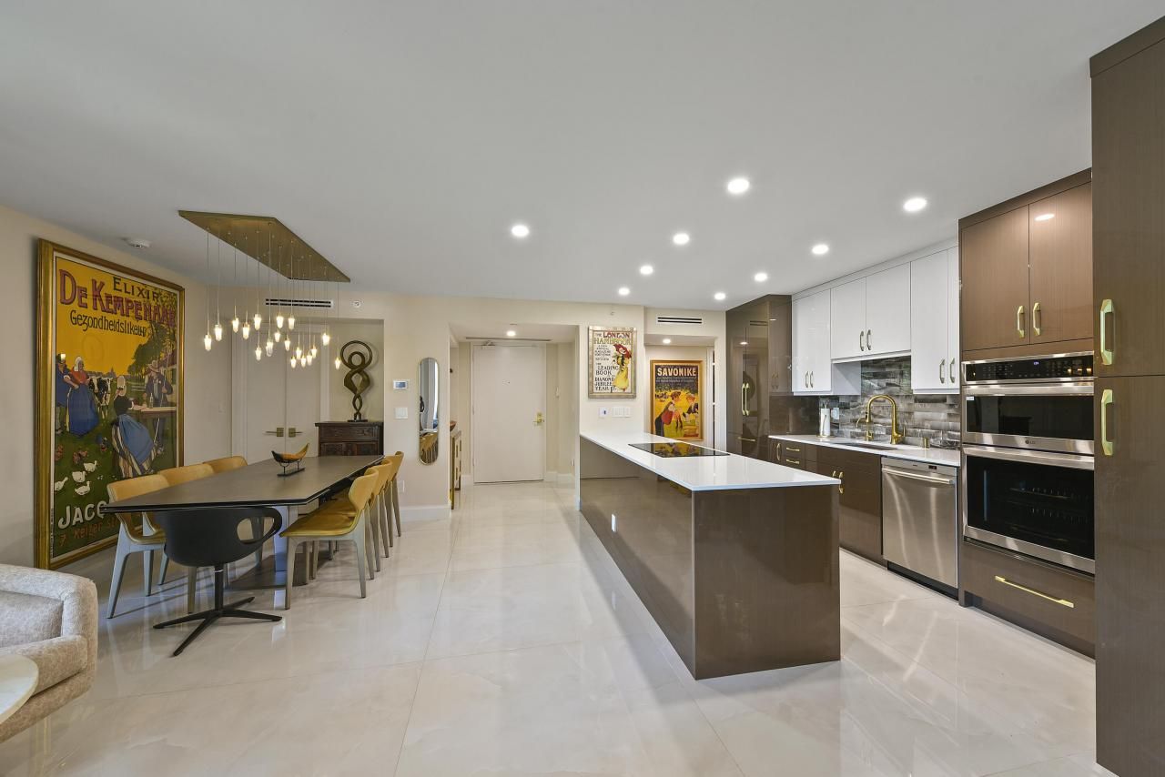 100 SE 5th Avenue, Unit 306, Boca Raton, FL 33432 Photo