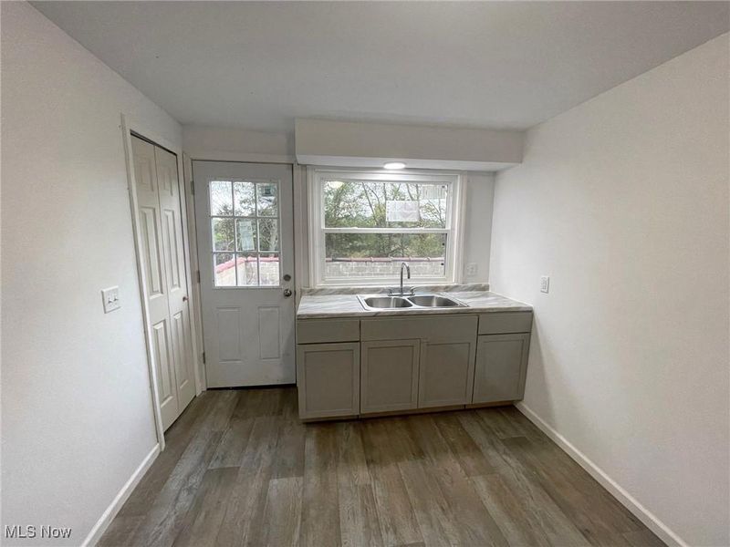 2627 Waynesburg Drive SE, Canton, OH 44707 Photo 5