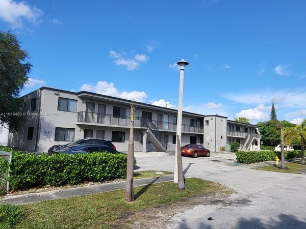 14100 NW 6th Ct, Unit 109, North Miami, FL 33168