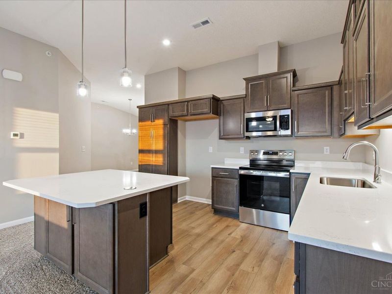 473 Bethpage Way, Unit 8-303, Turtle Creek Twp, OH 45036 Photo 3