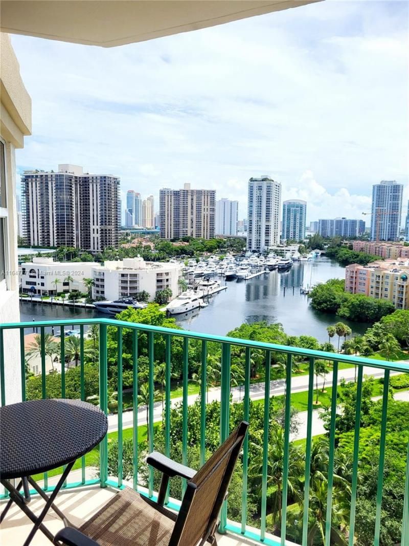 19900 E Country Club Dr, Unit 1207, Aventura, FL 33180 Photo