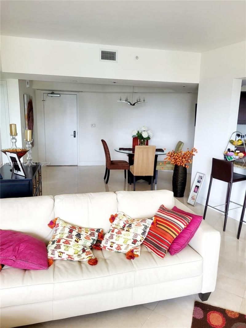 19900 E Country Club Dr, Unit 1207, Aventura, FL 33180 Photo