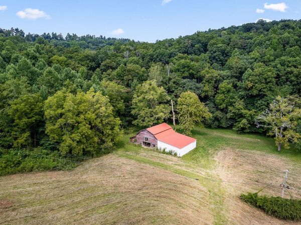 2641 Stamps Shady Grove Rd, Monterey, TN 38574