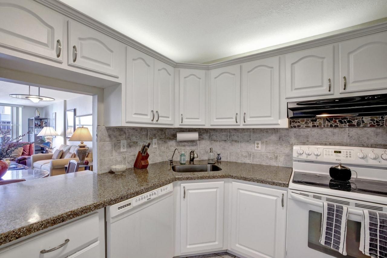 3015 N Ocean Boulevard, Unit 17b, Fort Lauderdale, FL 33308 Photo