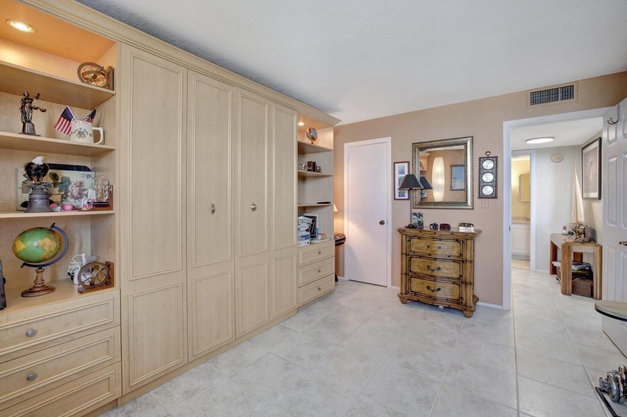 3015 N Ocean Boulevard, Unit 17b, Fort Lauderdale, FL 33308 Photo