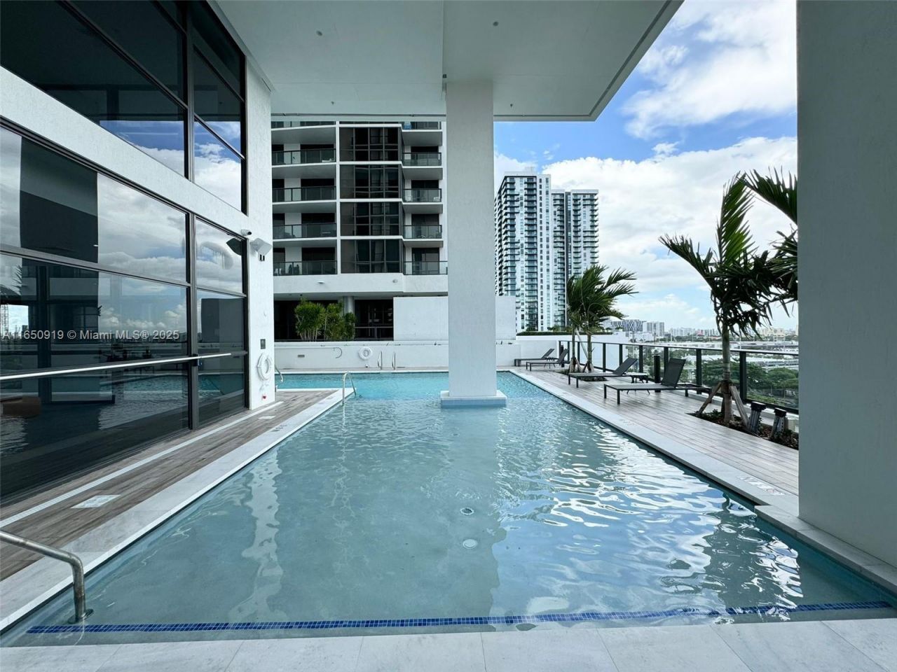 1642 NE 1st Ave, Unit 2409, Miami, FL 33132 Photo