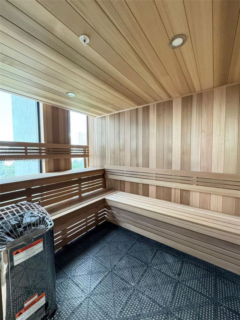 1642 NE 1st Ave, Unit 2409, Miami, FL 33132 Photo