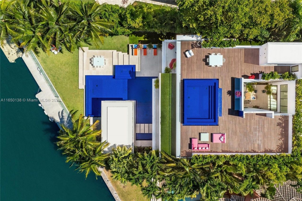 5004 N Bay Rd, Miami Beach, FL 33140 Photo