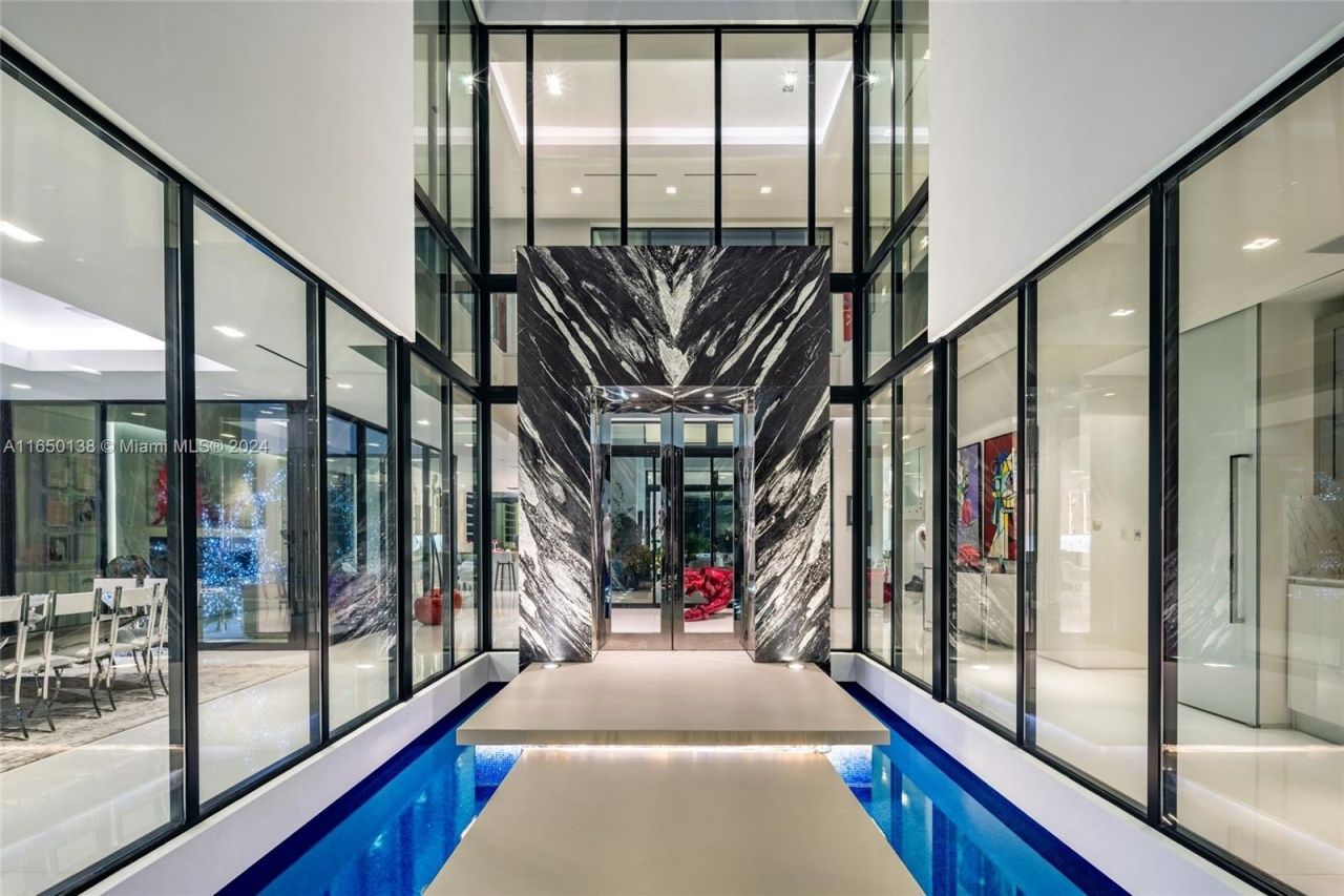 5004 N Bay Rd, Miami Beach, FL 33140 Photo