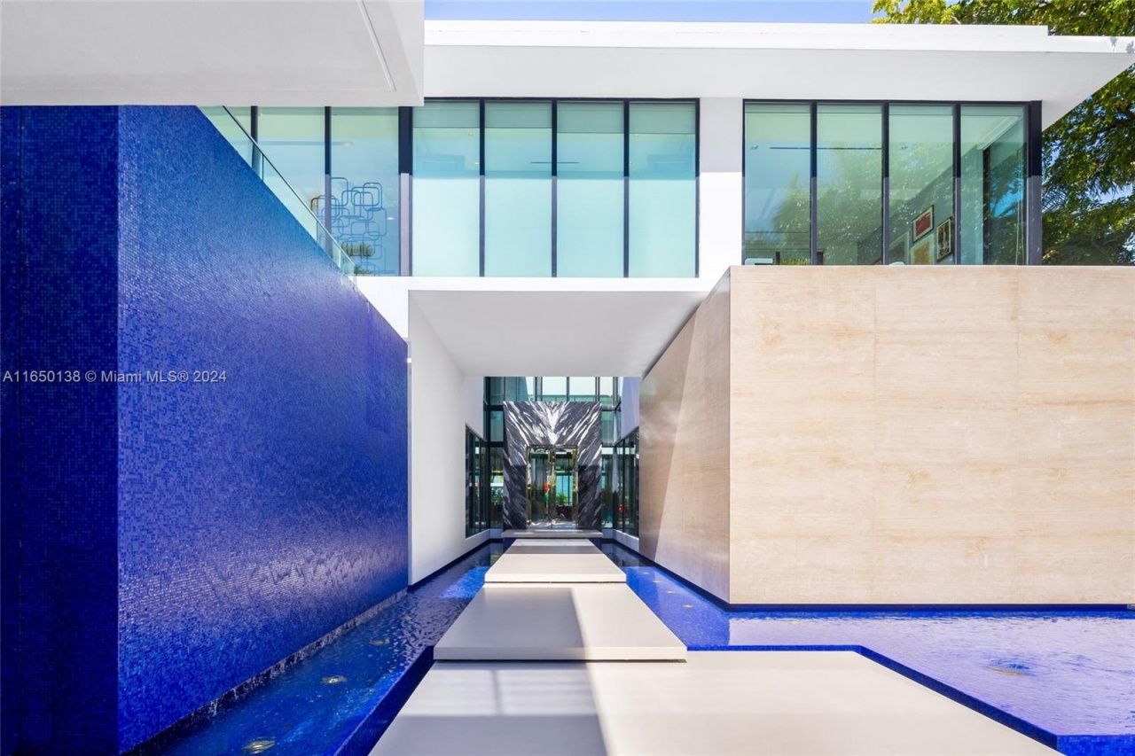 5004 N Bay Rd, Miami Beach, FL 33140 Photo