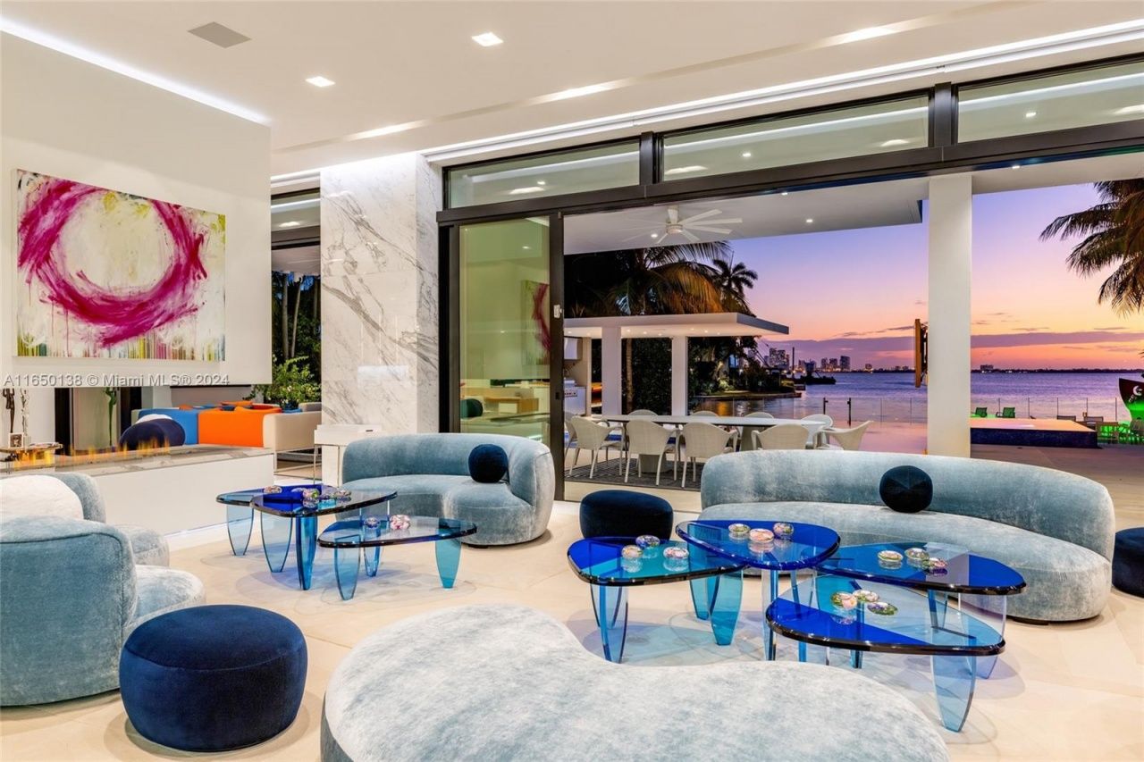 5004 N Bay Rd, Miami Beach, FL 33140 Photo