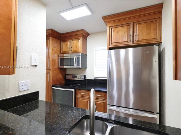 909 Twin Lakes Dr, Unit 3-F, Coral Springs, FL 33071