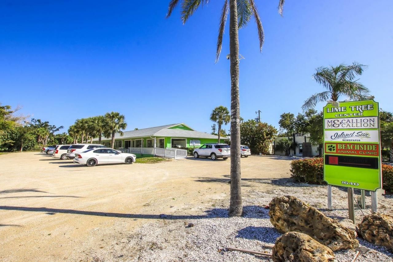 1640 Periwinkle Way, Unit 4, Sanibel, FL 33957 Photo