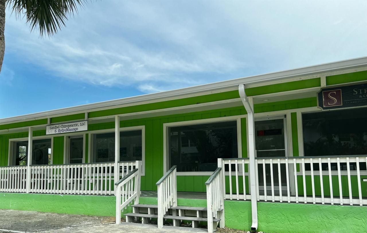 1640 Periwinkle Way, Unit 4, Sanibel, FL 33957 Photo