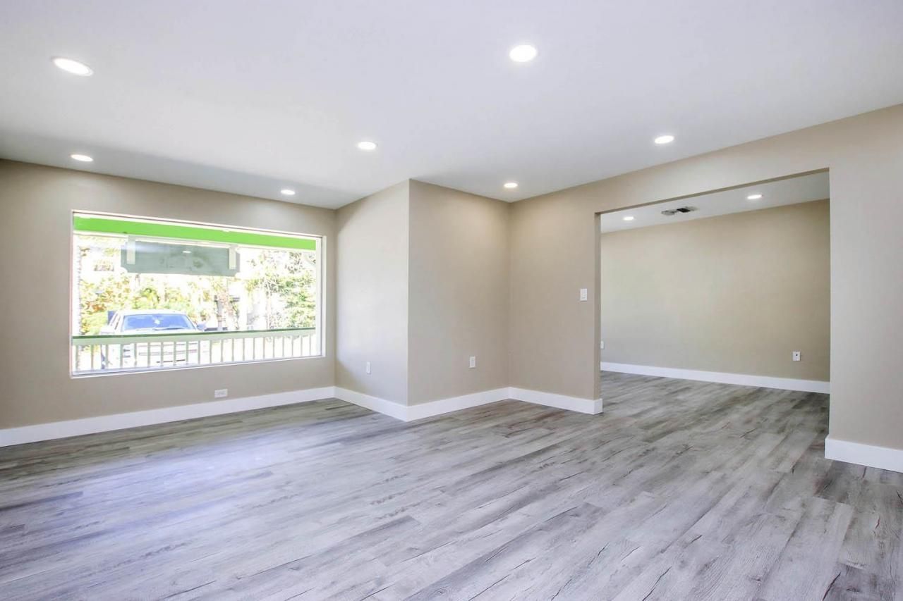 1640 Periwinkle Way, Unit 4, Sanibel, FL 33957 Photo