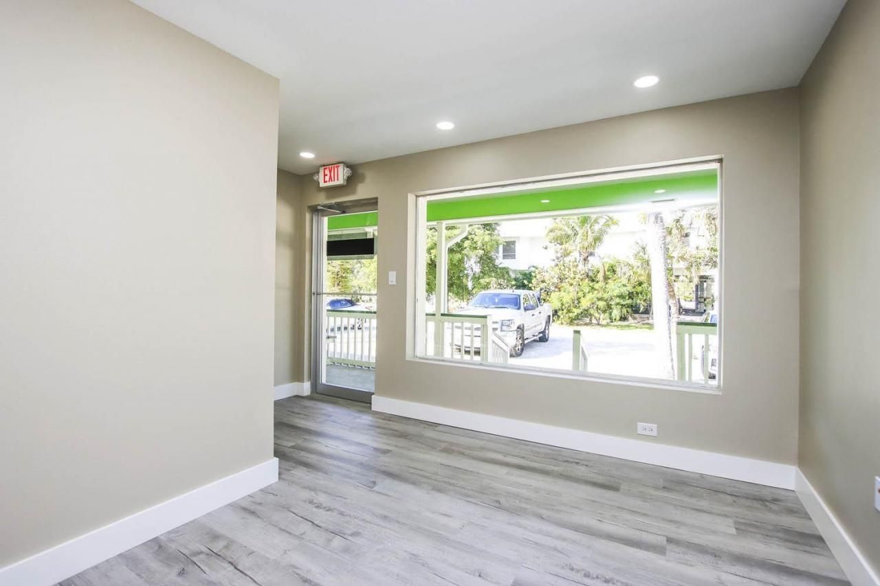 1640 Periwinkle Way, Unit 4, Sanibel, FL 33957 Photo