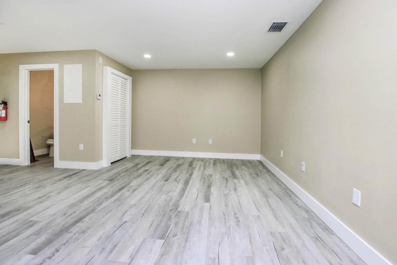 1640 Periwinkle Way, Unit 4, Sanibel, FL 33957 Photo